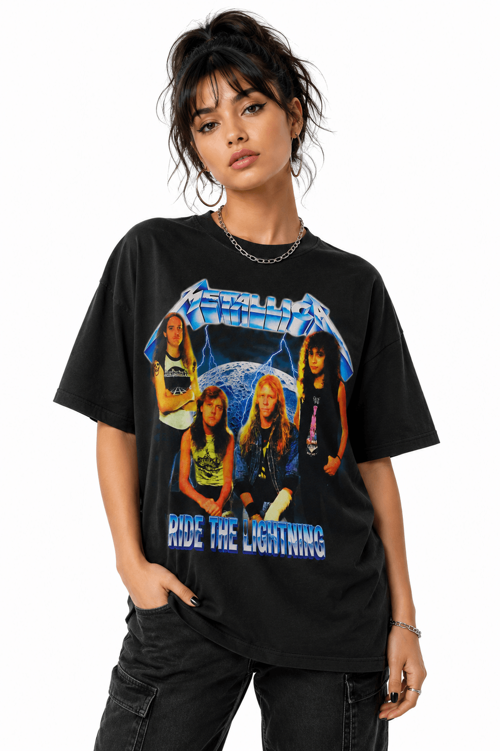 Metallica Ride The Lightning Unisex Oversized Graphic T-Shirt Black Electric Gothic Lettering Design Female Model